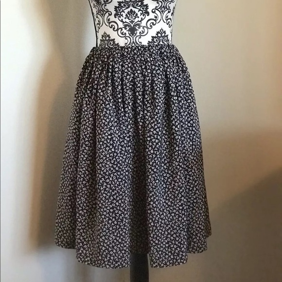 Betty Barclay Dresses & Skirts - Vintage Betty Barclay FIT & FLARE SKIRT Full M L